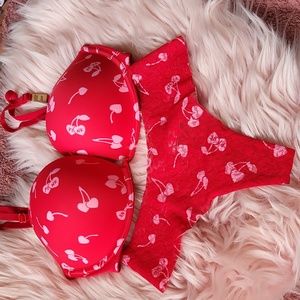 Brand New PINK Victoria's Secret 32D Super Push Bra-& Thong-XS